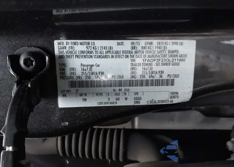 2016 Ford Focus Se z USA, uszkodzony, nr VIN 1FADP3F23GL211490